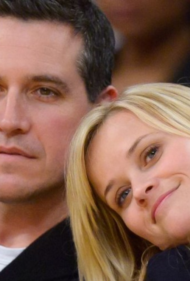 ريس ويذرسبون تطالب زوجها جيم توث بالبحث عن عمل