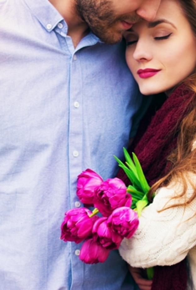 مميزات يتمتع بها الرجل في حبه لإمرأة برج الحوت