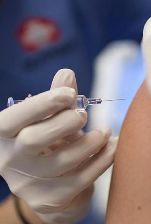 صحة دبي تتوقع انتهاء مرحلة التطعيم الأولى قبل موعدها