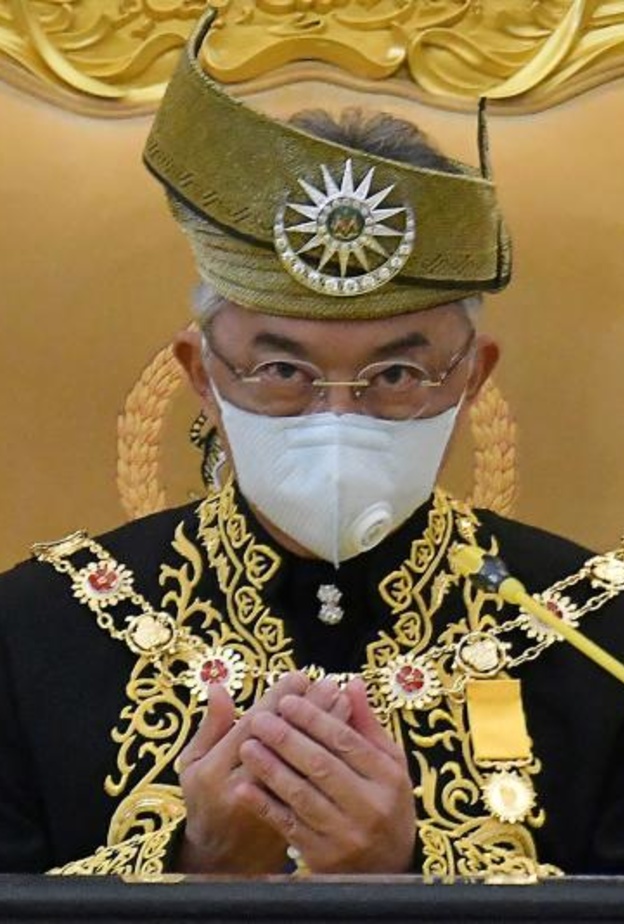  ملك ماليزيا يفرض حالة الطوارئ