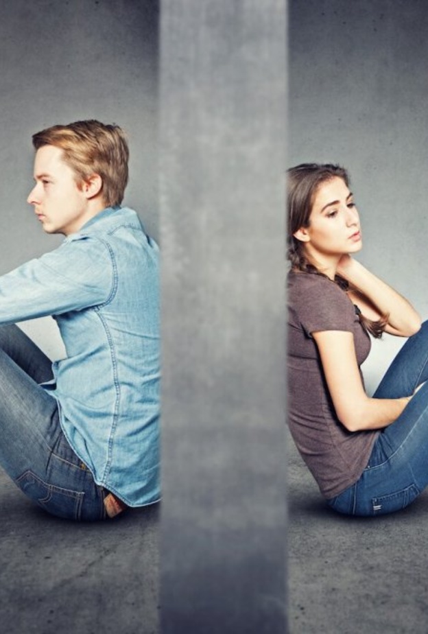  خمسة مراحل في الزواج تنذر بالطلاق - مرحلة الابتعاد