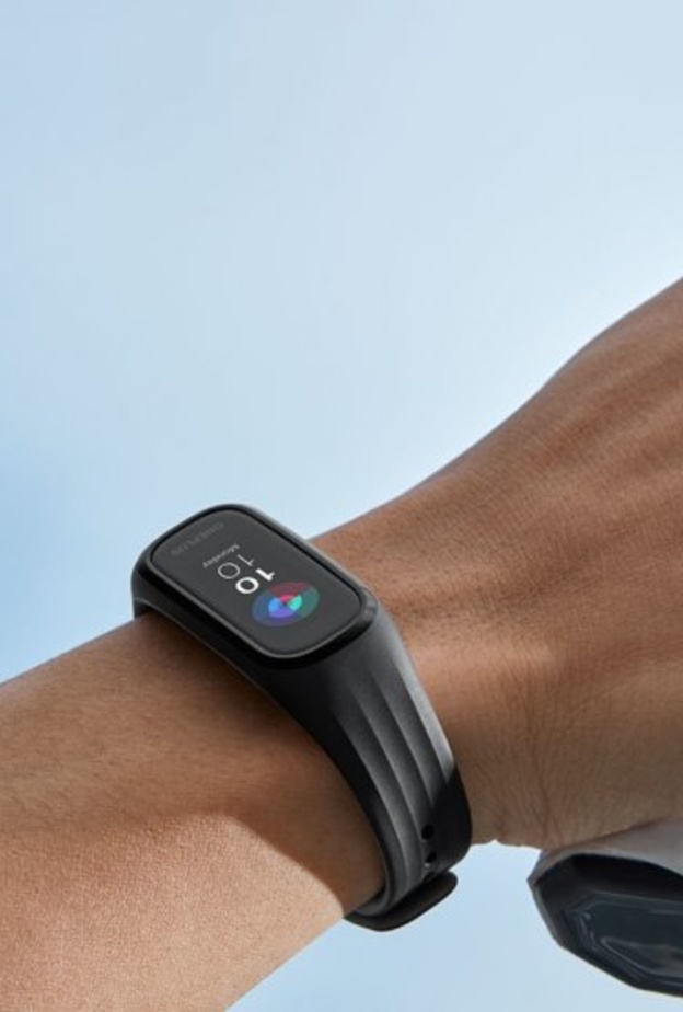 OnePlus Band يضم مستشعرات لمراقبة معدل ضربات القلب و مستويات الأكسجين في الدم و تتبّع اللياقة البدنية