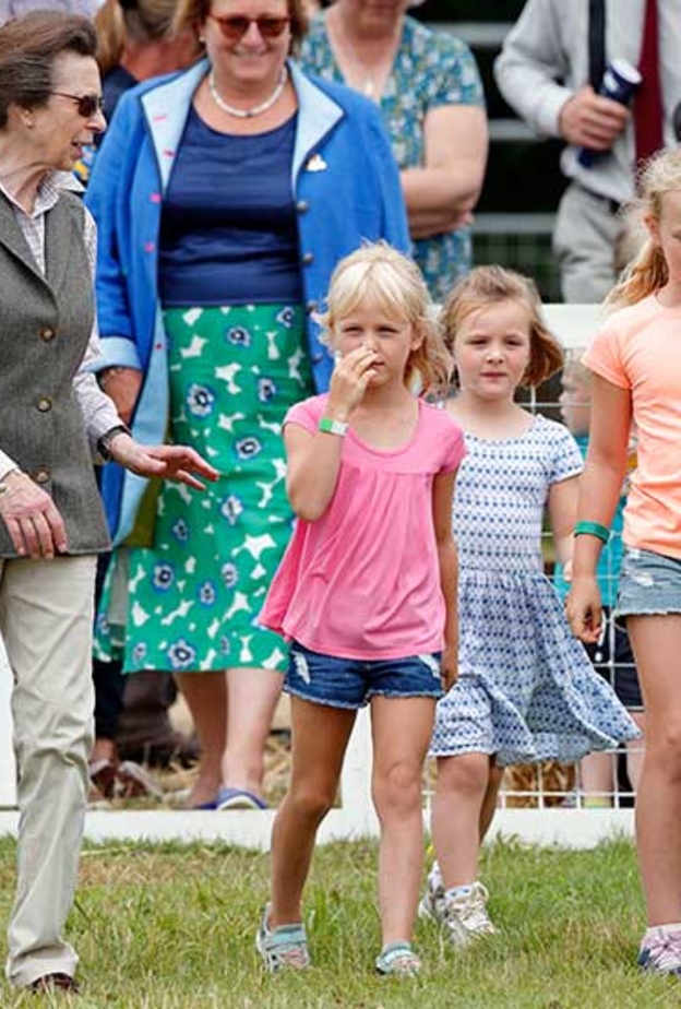 هل تمنح زارا تيندال الأميرة آن أول حفيد ذكر؟