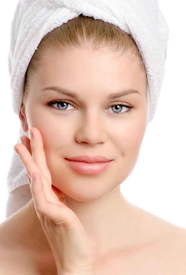 خلطات الليمون لتقشير الوجه