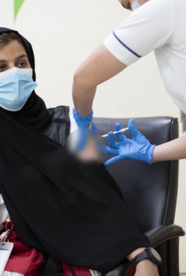 صحة دبي تتابع الحاصلين على لقاح كوفيد 19