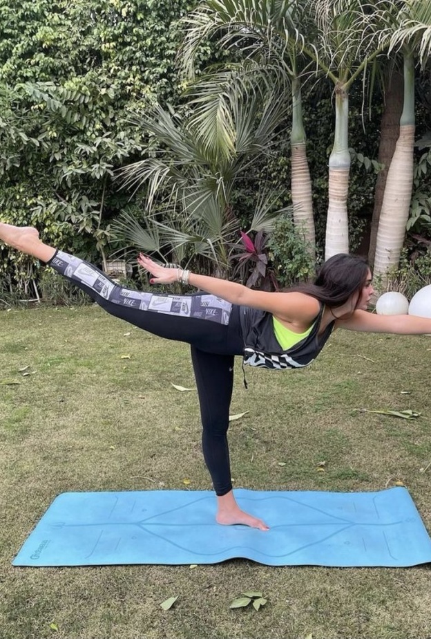 ياسمين صبري تمارس اليوغا بشكل منتظم إلى جانب الرياضة اليومية