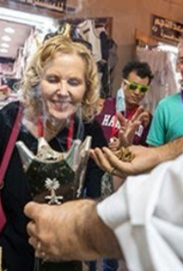  المصدر روح السعودية سيدة في سوق القيصرية