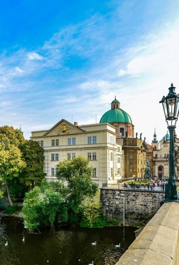 نصائح السفر الى التشيك بواسطة kirkandmimi