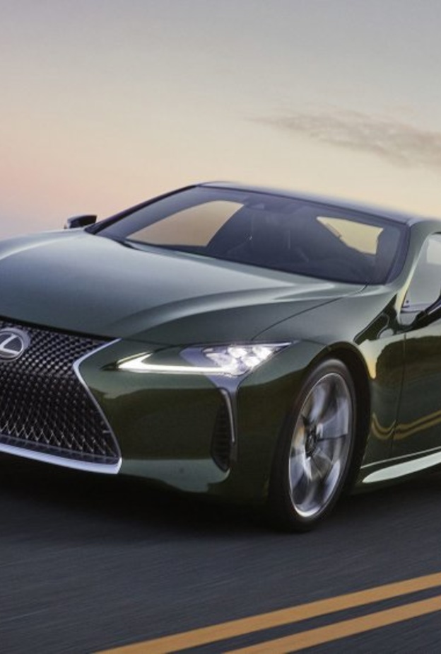 سيارة لكزس الفاخرة LC 500
