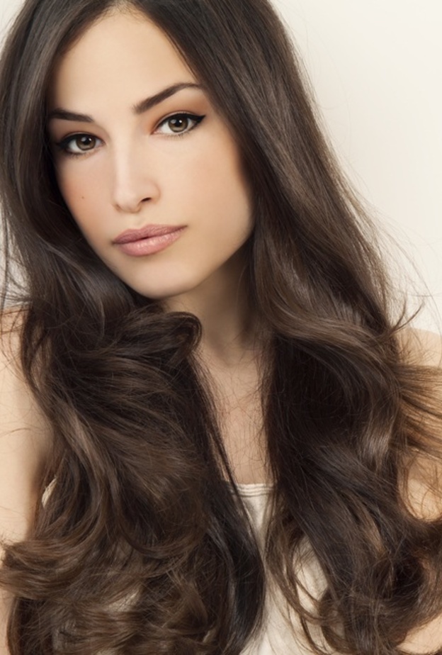 طرق العناية بالشعر وتطويله على خطى المرأة الإماراتية 2021