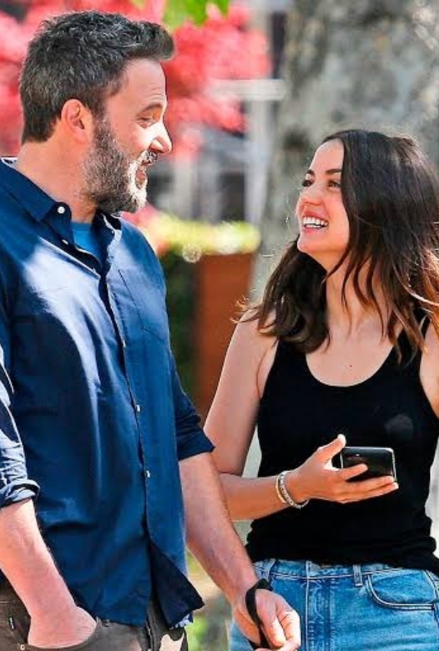 انفصال بن أفليك وأنا دي أرماس عبر الهاتف لهذه الأسباب