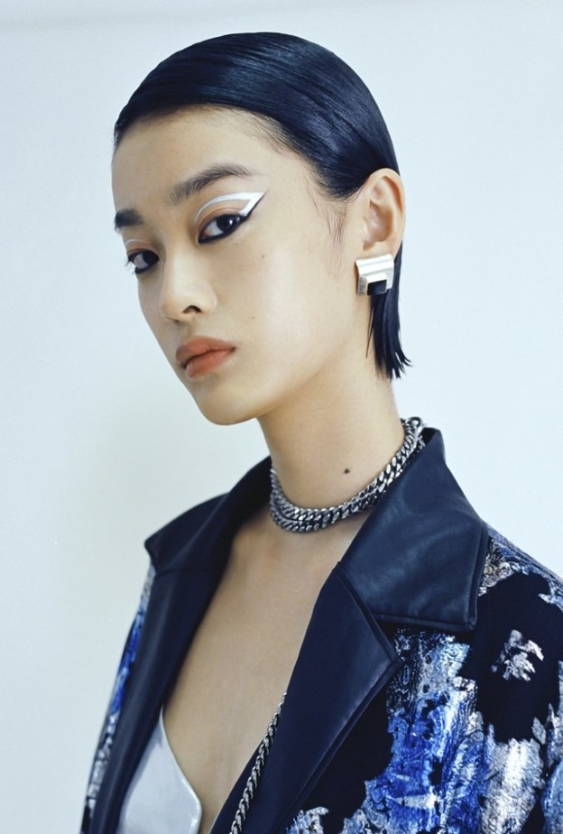  مكياج ملون وجريء طبّقيه بشكل متجدد لسهرات ربيع 2021 من دار Ricostru