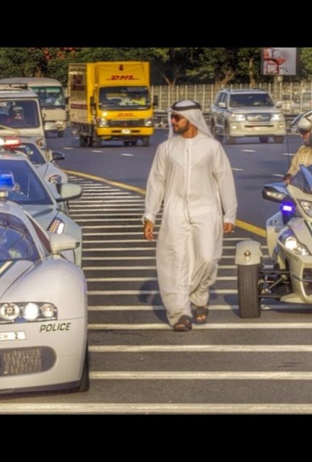 أسطول سيارات شرطة دبي الفاخر