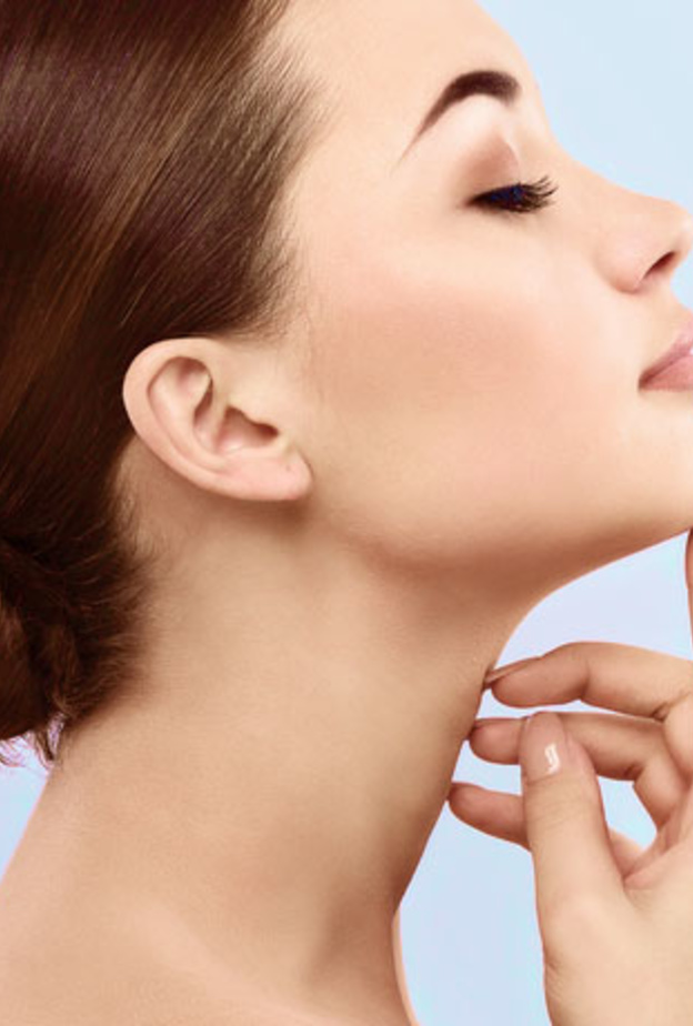 تمارين رفع الذقن لتعريض الفك