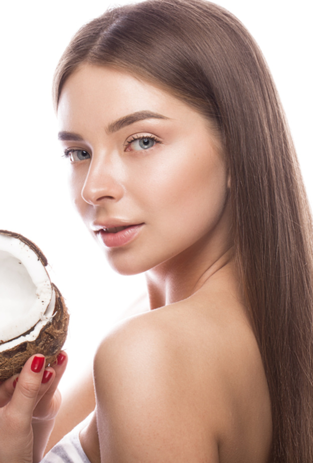  فوائد حليب جوز الهند لترطيب البشرة وطرق استخدامه