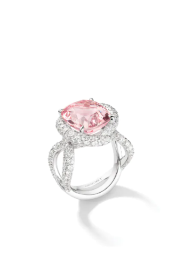 مجوهرات ناعمة مرصعة باحجار المورجانيت من دار Chaumet