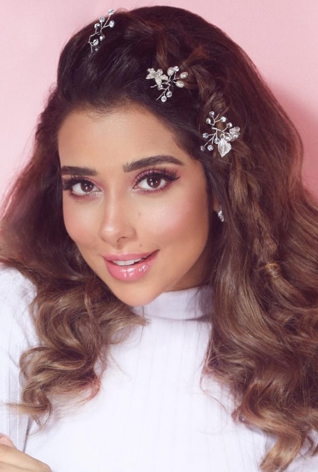 افضل تسريحات شعر تناسب السهرات المسائية مستوحاة من النجمات