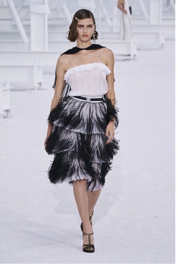 افكار تنسيق موضة الشراريب بأساليب جريئة من Chanel