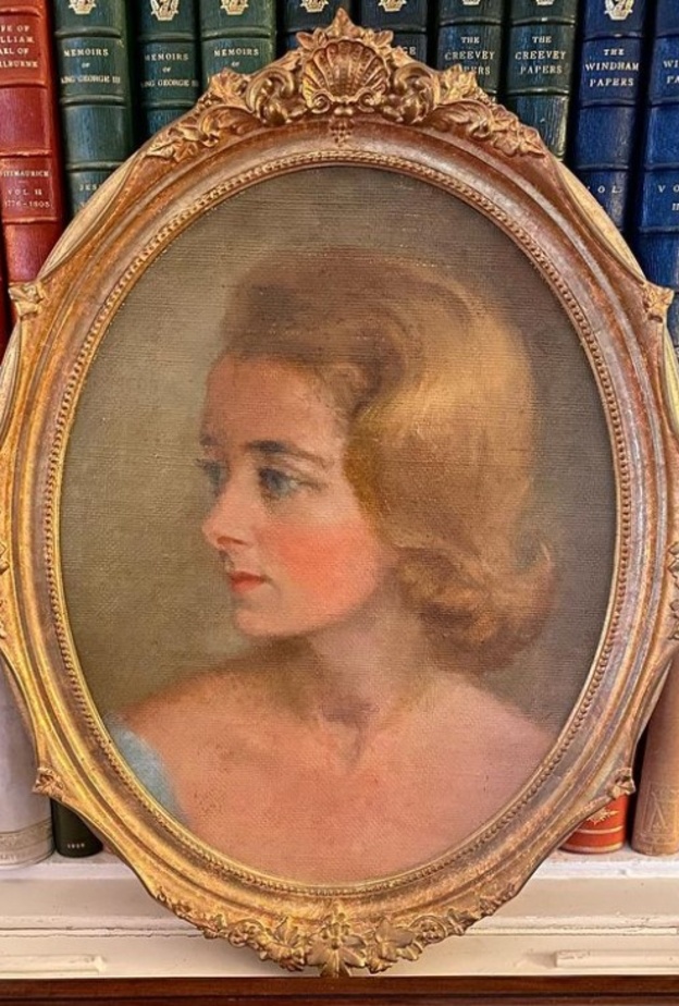  نشر صورة بورتريه نادرة لوالدة الأميرة ديانا