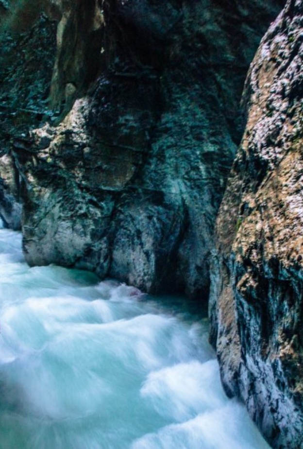 السياحة في قارمش أخدود بارتناش Partnach Gorge