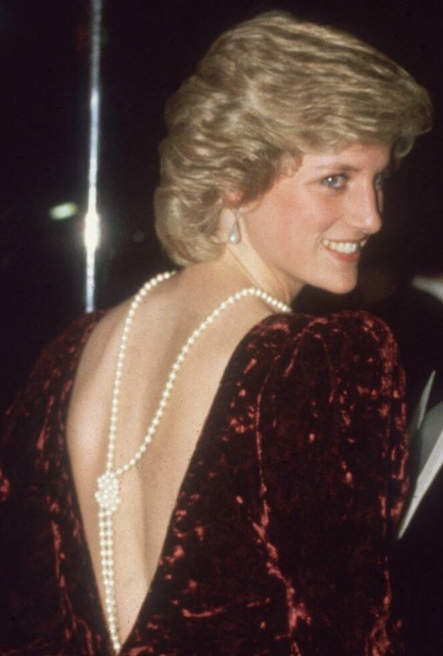  الأميرة الراحلة ديانا Princess Diana بسلسال الظهر المفتوح