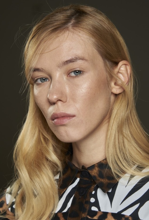 من عرض أزياء shi.RT