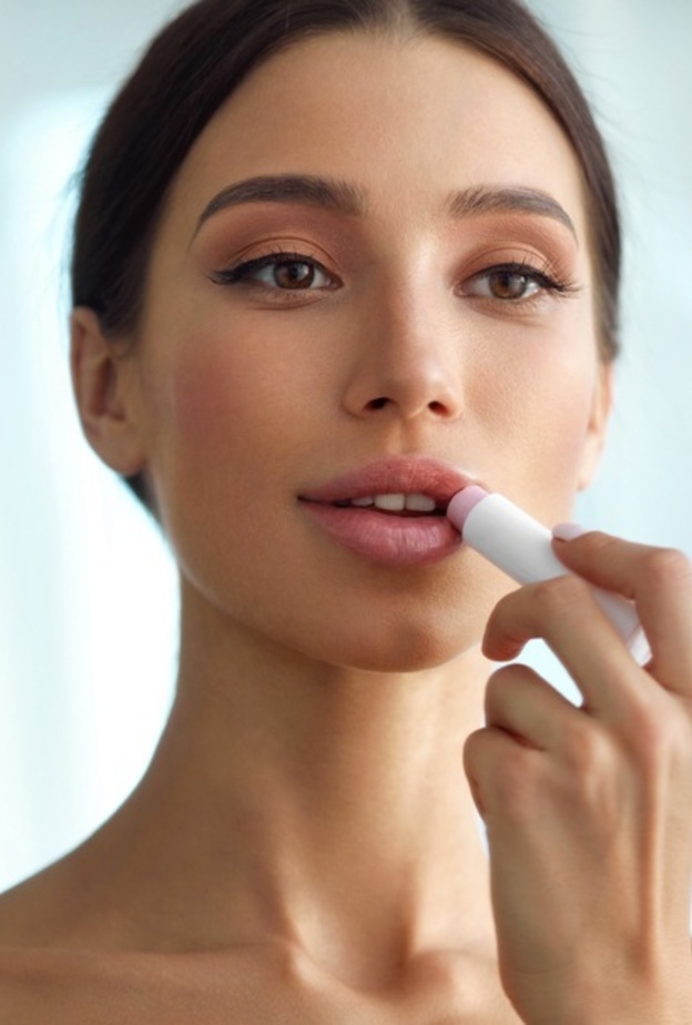 مرطب للشفاه لشتاء 2021