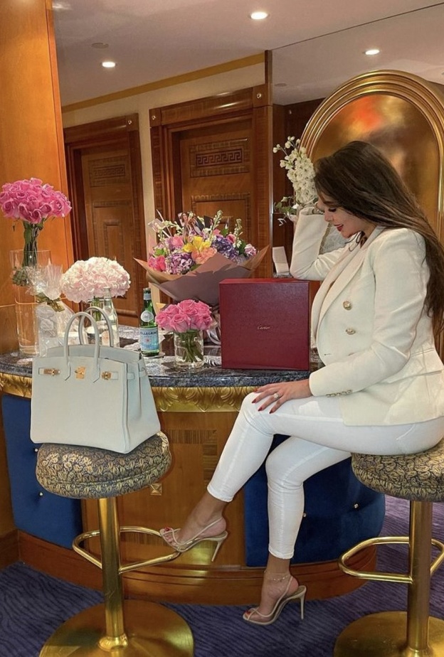 ياسمين صبري تتلقى أجمل هدية في عيد ميلادها من علامة كارتييه