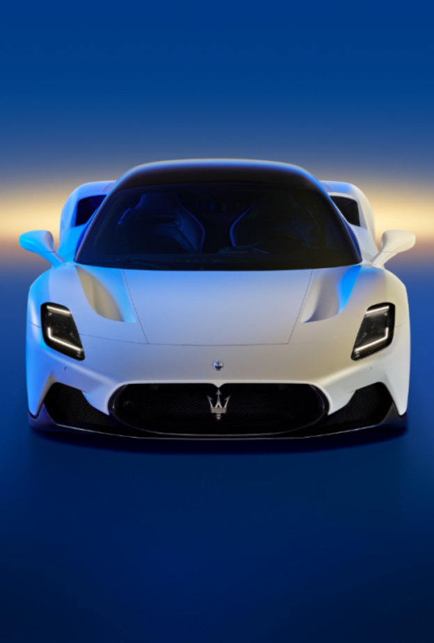 الإمارات أولى المحطات الإقليمية لسيارة مازيراتي MC20 الجديدة