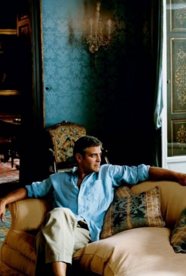 الفيلا يعود تاريخ بنائها إلى القرن الثامن عشر وهي تطل على بحيرة كومو الشهيرة