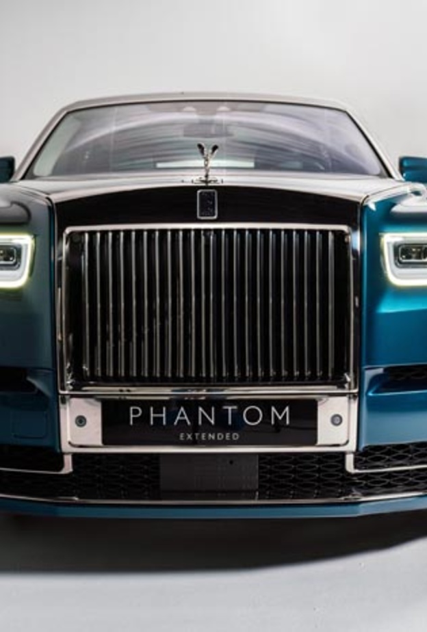 فانتوم ‘Iridescent Opulence’  تحفة فنية من رولز-رويس تصل إلى أبوظبي