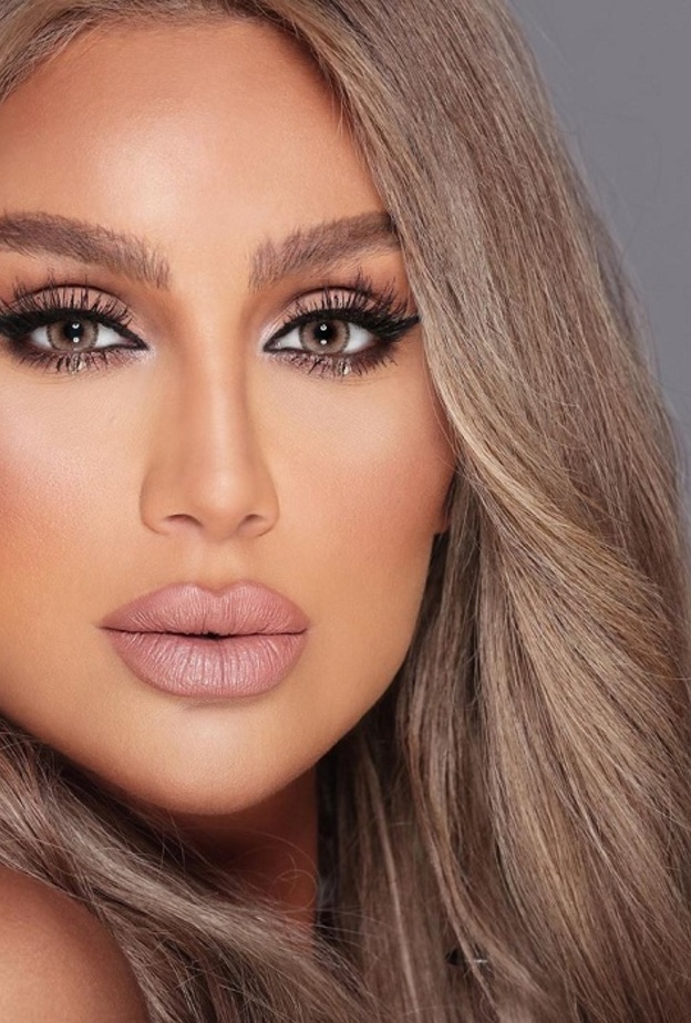 عمليات تجميل الفنانات وتكبير الشفاه