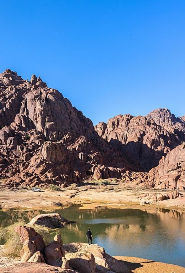 سلسلة جبال أجا وسلمى وجهة مثالية لعشاق المغامرة والتخييم - المصدر وكالة الأنباء السعودية