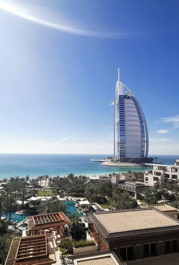 يستضيف مهبط برج العرب حفل ديفيد جيتا