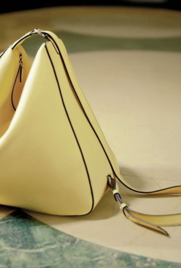 التشويق، الإثارة والجمال هي نجوم الحملة الإعلانية لدار Salvatore Ferragamo