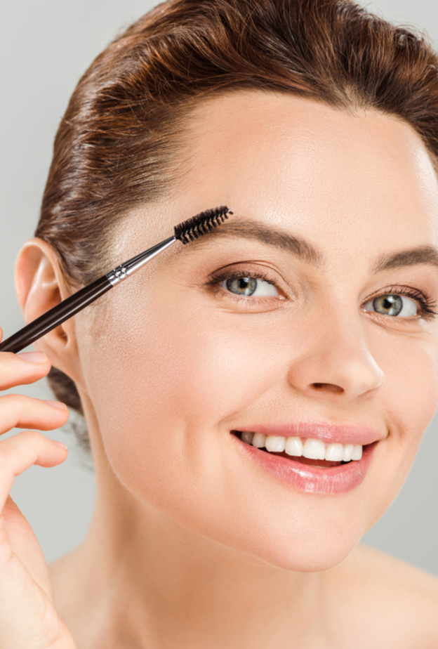  الوصفات الطبيعية تخلصك من مظهر الحواجب الرفييعة