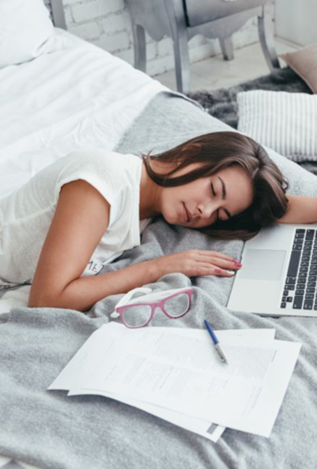 القيلولة طريقة للبقاء سريع البديهة والمحافظة على القدرات العقلية