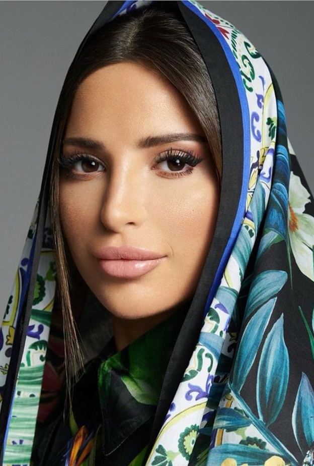 الفاشينستا الإماراتية فاطمة حسام