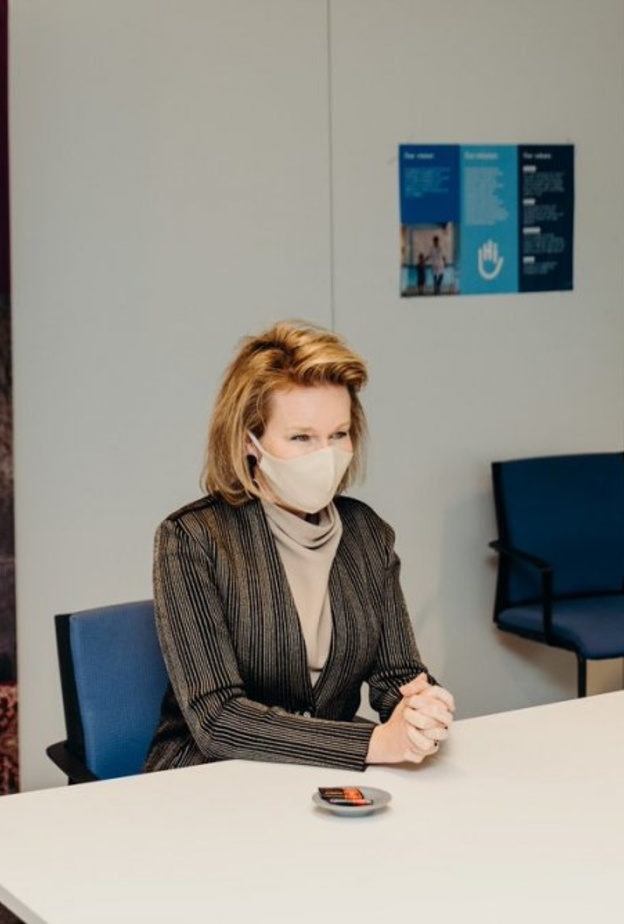 الملكة ماتيلد تدعم تكوين حياة ناجحة ومستقرة للأمهات الصغيرات