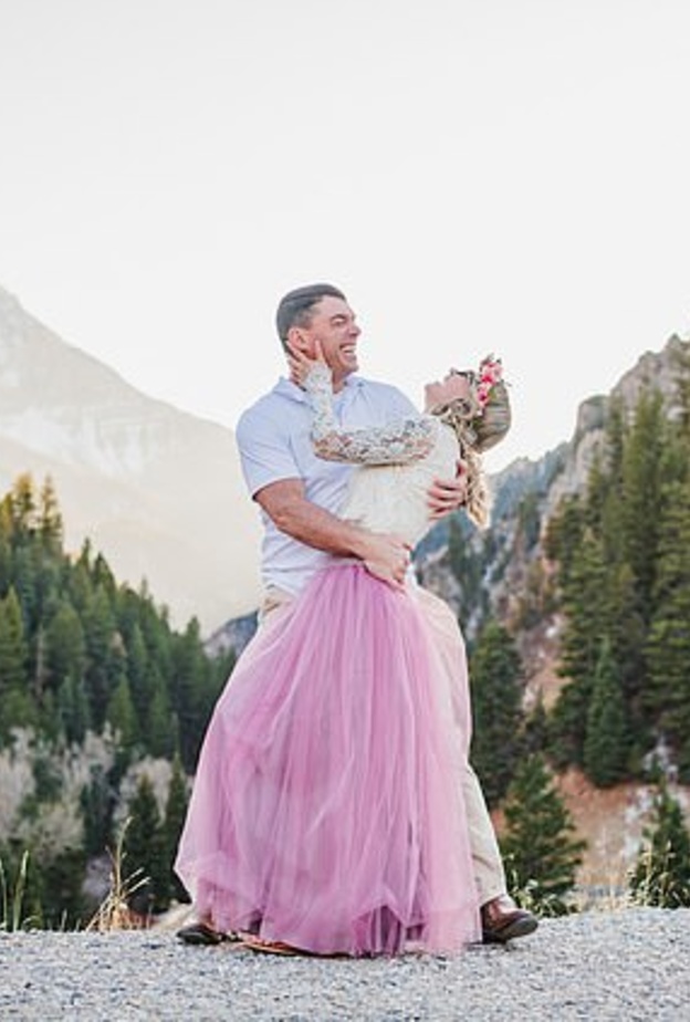 قصة شابة أحبت دي جي حفل زفافها وتزوجته بعد سنين