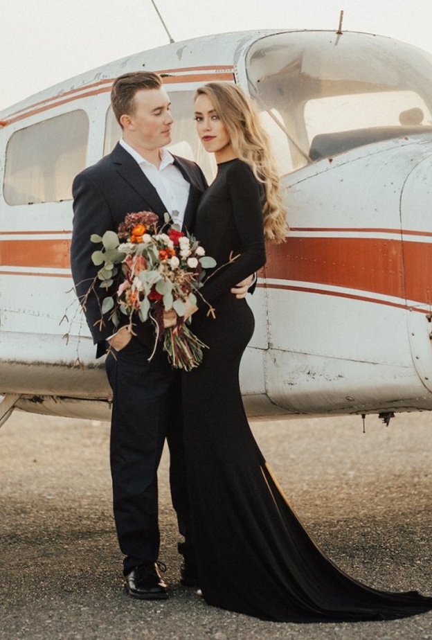  حماة اجبرت العروس على ارتداء فستان زفاف اسود