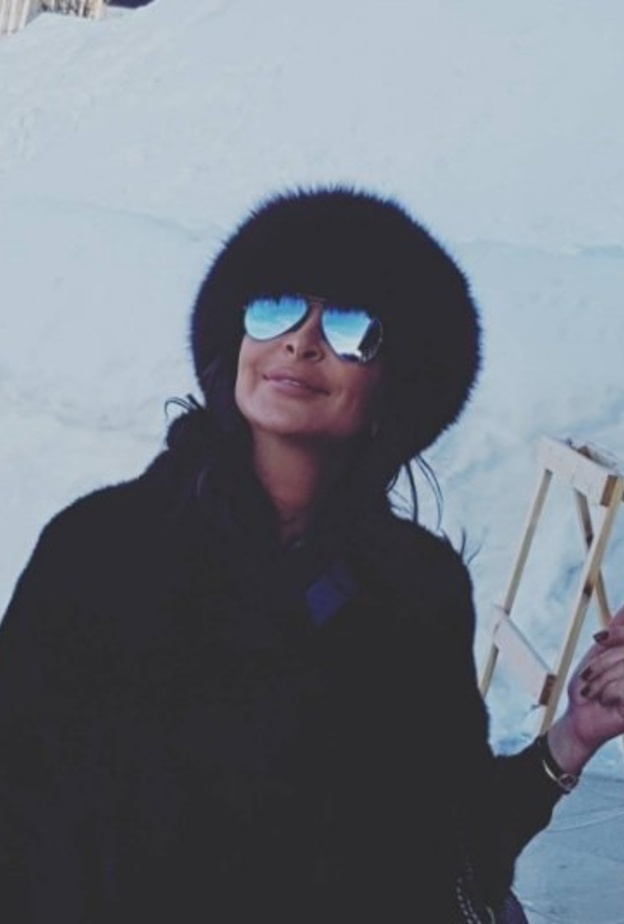 إليسا تستمتع بأوقاتها