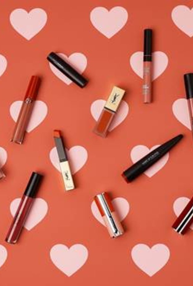 الحب يفوز دوماً مع وجوه 