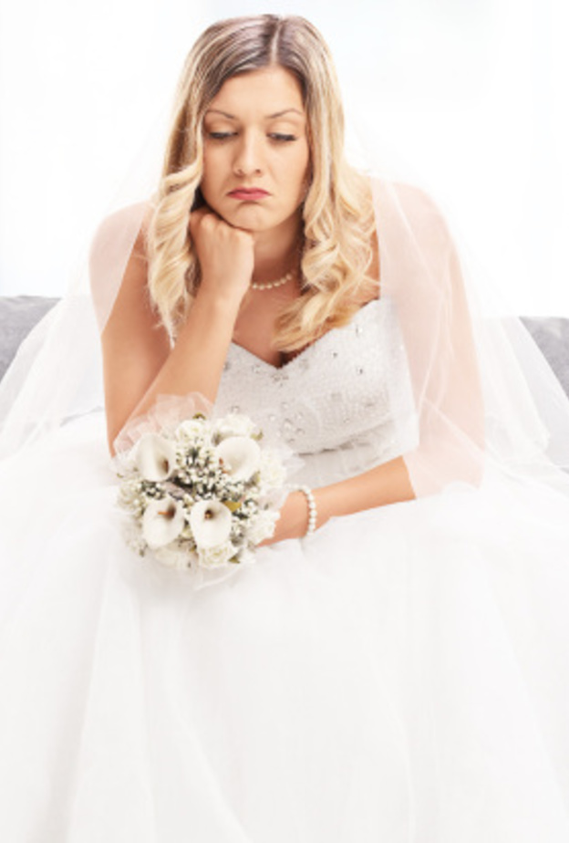 صديقة سابقة تهدد بإفساد حفل زفاف والعروس تتعهد بالرد...ماذا حدث؟