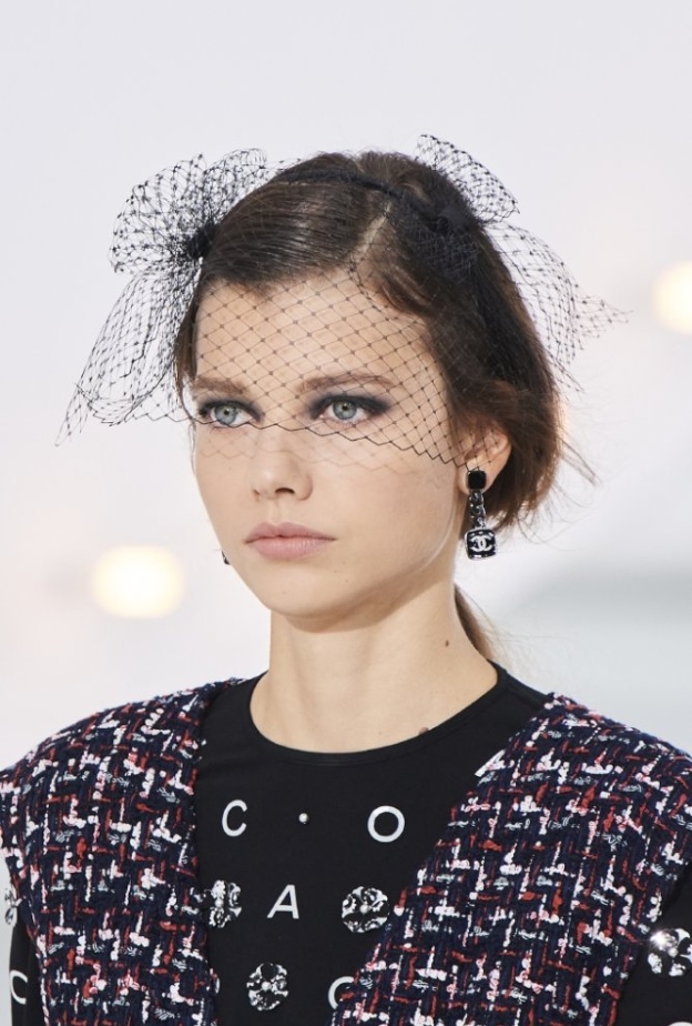 مكياج سموكي للعيون الخضراء مع الظلال المات