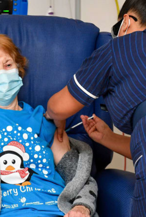 فايزر تصنع ملياري جرعة من لقاح كوفيد-19