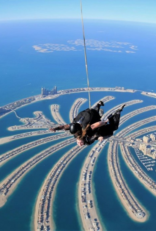  تجربة ممتعة في سكاي دايف دبي