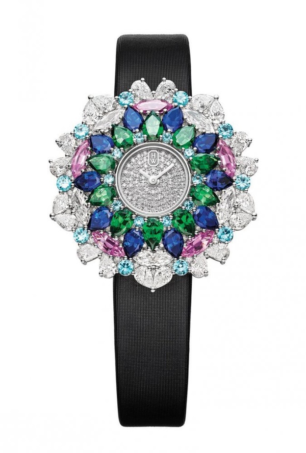 ساعة من هاري وينستون Harry Winston