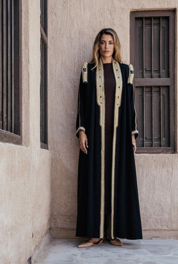 المصدر المصممة نهاد باخريبه