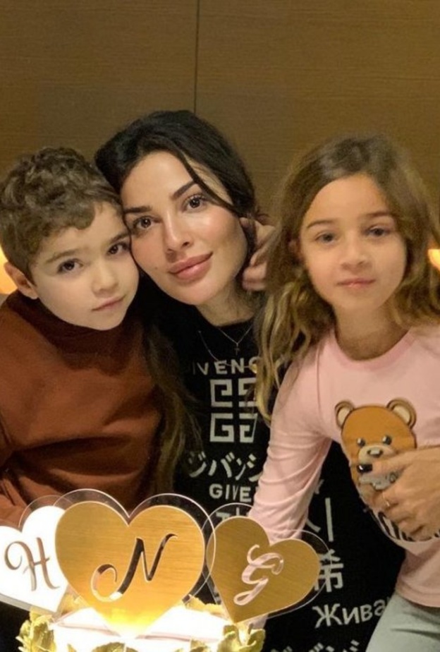 نادين نسيب نجيم  وأبنائها